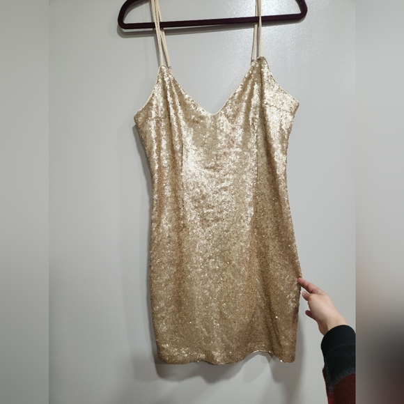 Abercrombie Gold Sequin Dress - Picture 3 of 8